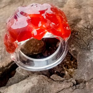 Anillos con ópalos de fuego encapsulados